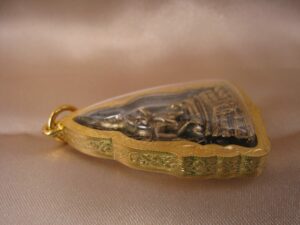 Chinnarat Thai Amulet Gold Pendant